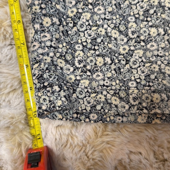 Valerie Stevens Blue and white floral print shorts size 8 #floralshorts - Picture 9 of 11